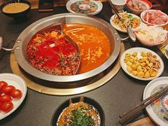 -沸炉重庆老火锅(军事博物馆店)