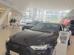 -深圳锦龙奥迪4S店(前海店)