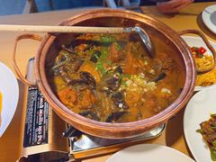 小鸡炖蘑菇-关东小磨东北菜(上海长风大悦城店)