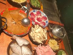 -周小明火锅(黑金冠社区店)