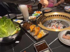 -山川小町·极番烧肉(新地假日广场店)