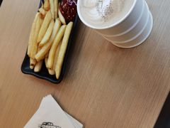 -汽车博物馆主题餐厅