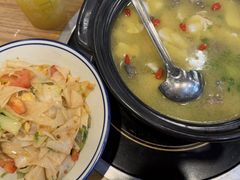 姬松茸炖鸡-妈妈的味道(和顺古镇店)