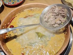 -洱火云南酸菜牛肉火锅(石景山当代商城店)