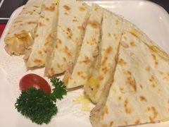 鸡肉凯撒迪亚芝士饼-遇见西木美式餐厅(体育路店)