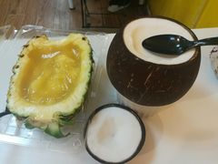 -志龙皇冠吃货椰子铺