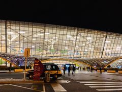 -盖达尔·阿利耶夫国际机场