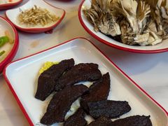 -毛辣果·贵州红酸汤牛肉火锅(西单店)