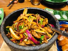 石锅孜然羊肉-君悦酒店·1881·北京烤鸭