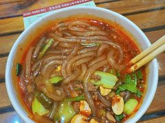 -郎吞虎咽酸辣粉(第一桥店)
