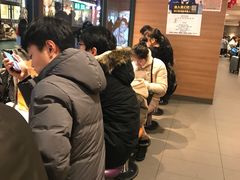 等位区-麦当劳(武昌火车站店)