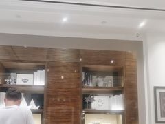 -亨吉利世界名表中心(群光店)