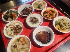 -蓝田九大碗民俗食府(蓝田店)