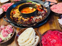 牛油番茄鸳鸯锅-乡当俏老火锅