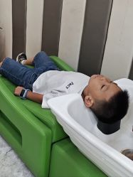 -爆米花儿童美发乐园