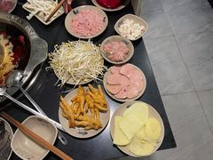 -洞亭火锅(防空洞总店)