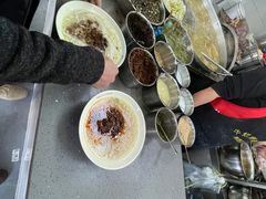 -啊墨江牛烂烀米线