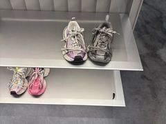 -BALENCIAGA(德基广场店)