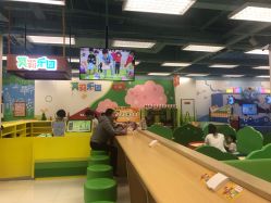 -莫莉幻想儿童乐园(郑州丹尼斯三天地店)