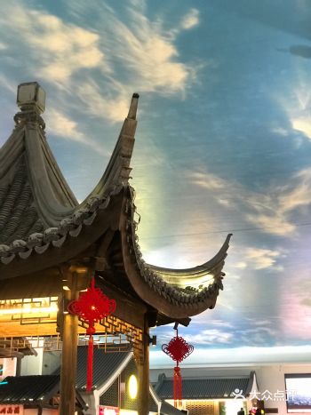 打卡 需自驾前往，过了收费站就到了，停车场很大基本都