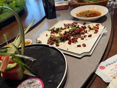 -东口码头·烧鸽子·鱼头泡饼·地方菜(金鹰悦城店)