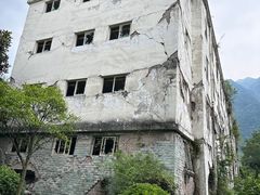 -四川汶川特大地震漩口中学遗址