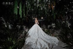 -欣薇婚纱(新源乐汇城店)