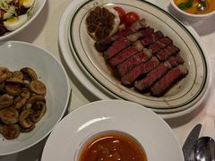 -MONICH牛排融合餐厅(和义大道购物中心店)