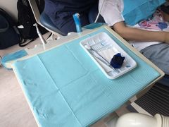 -瑞尔齿科(南京东路名人诊所)