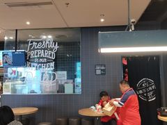 用餐区-肯德基(保定嘉德万达店)