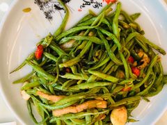 砂锅扁豆丝-八珍饺子·烤鸭·家常菜