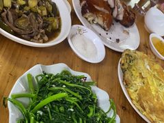 -四更周店烤乳猪