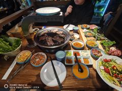 -明洞阿姨·韩式酱蟹烤肉·创意料理(三元桥店)