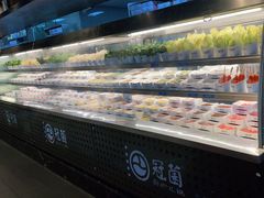 面包甜点陈列柜-冠菌火锅自助(东莞桥头店)