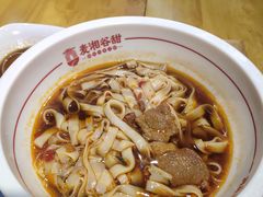 招牌红烧牛肉米粉-呷佬·长沙手工米粉(金沙江路店)