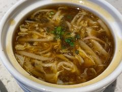 酸辣海鲜饺子汤-船歌·鱼水饺青岛菜(金狮广场店)