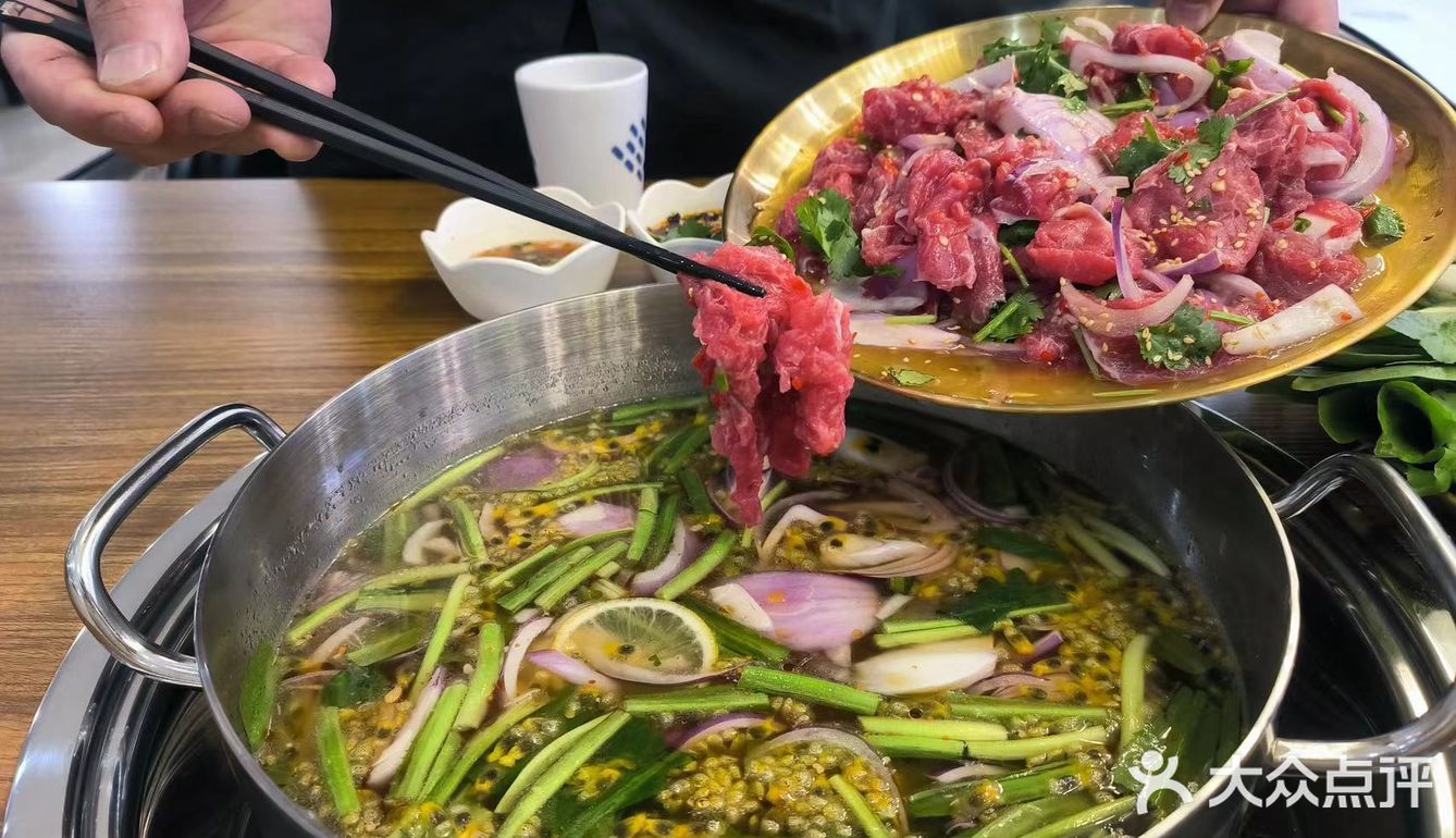 一想到百香果火锅，就想到路遇