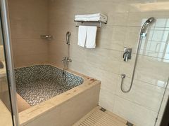 -兴芮温泉度假区