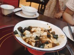 -虾弄弄海派小龙虾·牛羊蝎子火锅