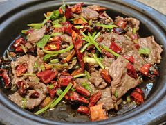砂锅焖牛肉-闫府私房菜·百年鲁菜(恒隆店)