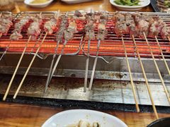 -哈尔滨小酒馆·鲜肉现穿自助烧烤(康新花园店)