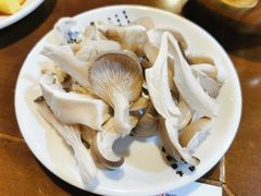 平菇-岳记兴隆·青城腊排铜火锅(融创店)