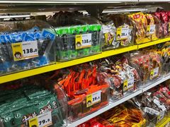 -咻啵翔翔零食基地(万达广场店)