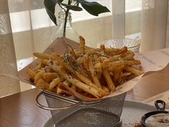 -Mark&Mars Restaurant