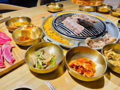 十道正宗韩国小菜-金顺韩式烤肉·网红烤肉店(广利路店)