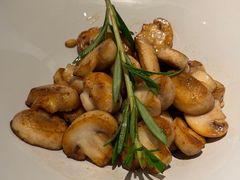 香草黄油煎口蘑-幸薈飯堂