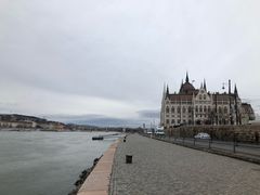 -多瑙河畔鞋履雕塑