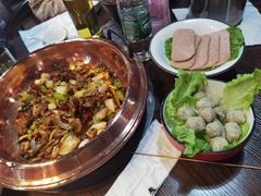 -虾弄弄海派小龙虾·牛羊蝎子火锅