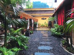 -二厨·吊桥小院·脆皮烧鸡公·本地农家菜(沿江西路店)