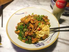 -轻捞慢起面馆(新世界百货店)